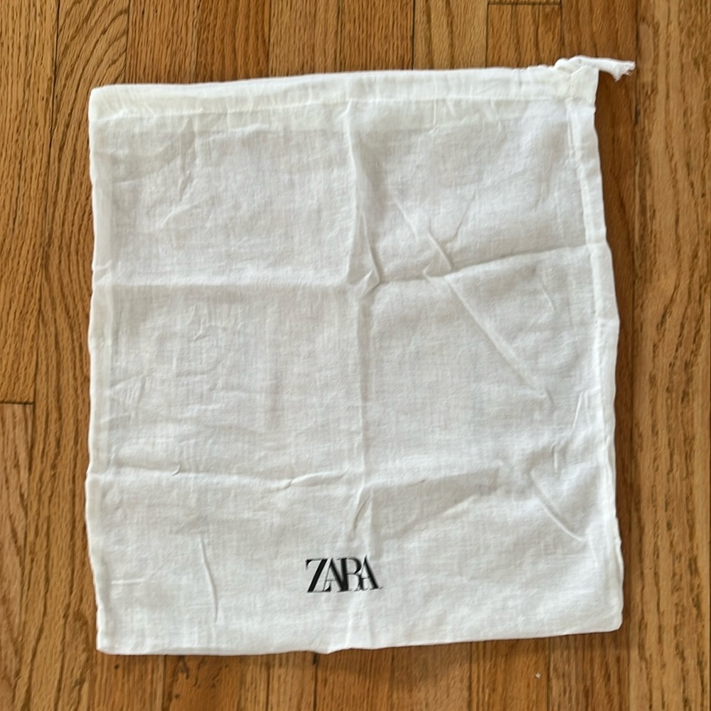Zara white dust bag